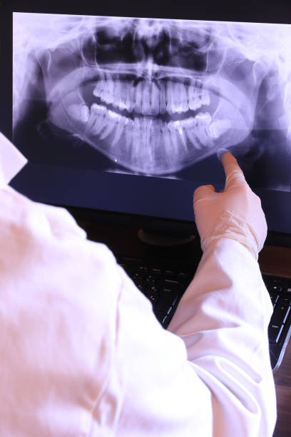 Best Mobile Emergency Dentist in Eslon, CA