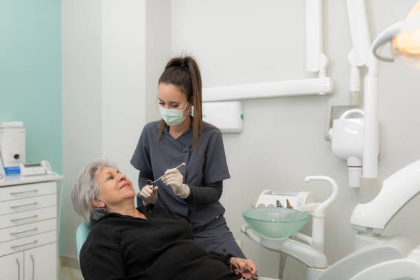Best Emergency Dental Extractions in Eslon, CA